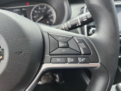 Used 2020 Nissan Kicks SV FWD image 30