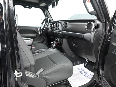Used 2023 Jeep Gladiator Sport image 20