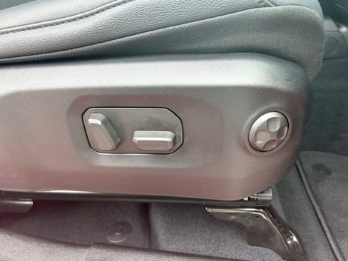 Used 2024 Jeep Wrangler Unlimited Sahara w/ Technology Group AWD/4WD image 31