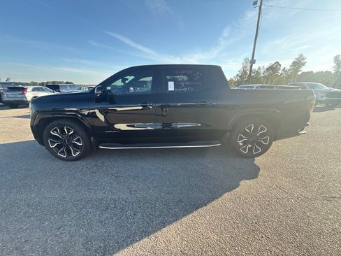 Used 2025 GMC Sierra EV Denali AWD/4WD image 2