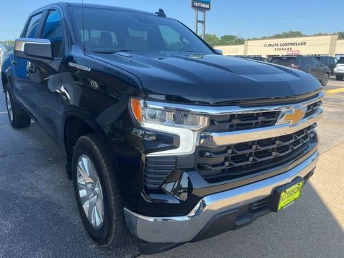Used 2024 Chevrolet Silverado 1500 LT w/ Convenience Package II RWD image 5