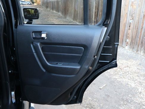 Used 2006 HUMMER H3 w/ Chrome Appearance Package image 25