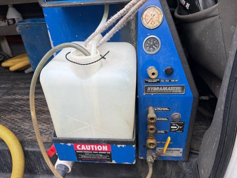 Used 2005 Chevrolet Express 3500 Extended RWD image 19
