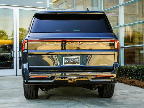 Used 2025 Lincoln Navigator L Reserve AWD/4WD image 10
