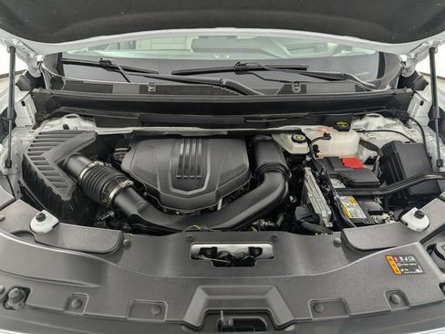 Used 2025 GMC Acadia Denali w/ LPO, Floor Liner Package image 8