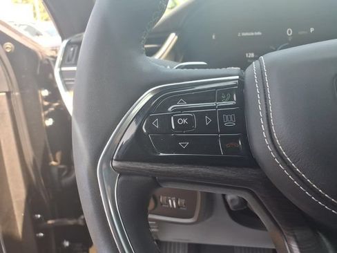 Used 2023 Jeep Grand Cherokee L Overland AWD/4WD image 28
