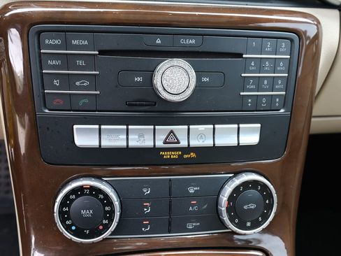 Used 2018 Mercedes-Benz SLC 300 SLC 300 image 24