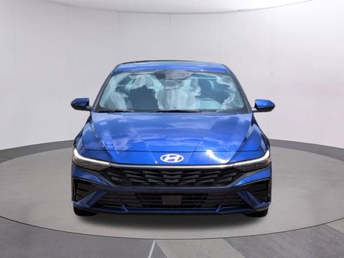 Used 2025 Hyundai Elantra SEL FWD image 9