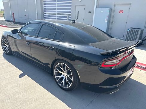 Used 2015 Dodge Charger R/T RWD image 3
