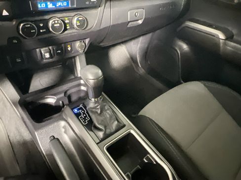 Used 2021 Toyota Tacoma TRD Sport RWD image 25