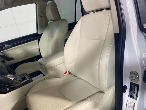 Certified 2023 Lexus GX 460 Premium w/ Premium Package AWD/4WD image 13