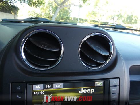 Used 2016 Jeep Patriot High Altitude FWD image 52