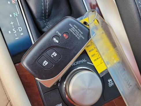 Used 2014 Lexus LS 460 image 35