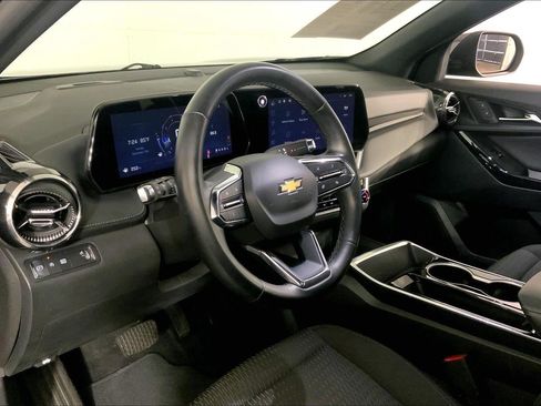 Used 2025 Chevrolet Equinox LT FWD image 15
