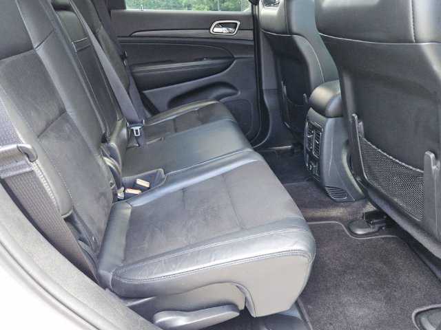 Used 2019 Jeep Grand Cherokee Altitude AWD/4WD image 14