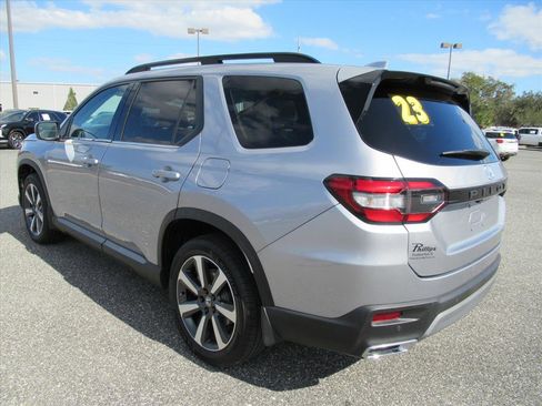 Used 2023 Honda Pilot Touring image 5