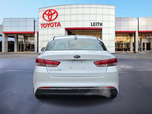 Used 2017 Kia Optima LX image 6