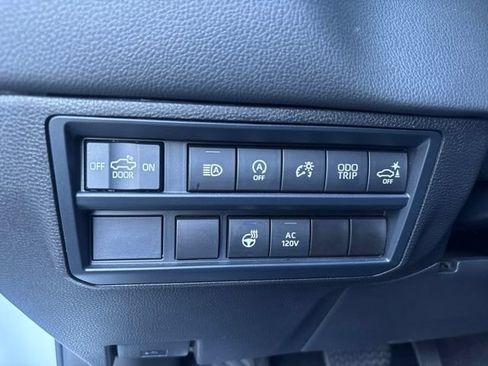 Used 2024 Toyota Tundra Limited AWD/4WD image 18