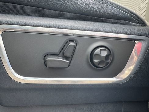 Used 2023 RAM 1500 Limited image 23