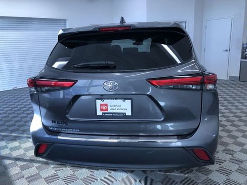 Certified 2023 Toyota Highlander L image 13