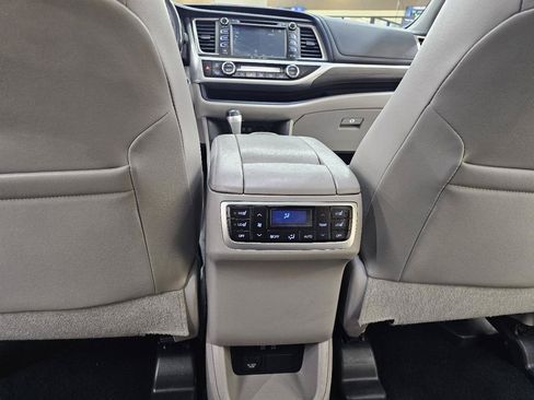 Used 2017 Toyota Highlander Limited Platinum AWD/4WD image 29