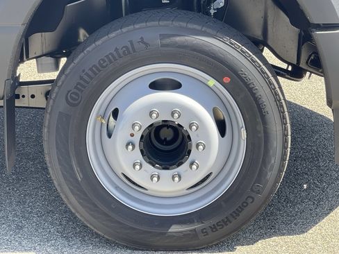 New 2026 Ford F450 XL w/ XL Chrome Package RWD image 10