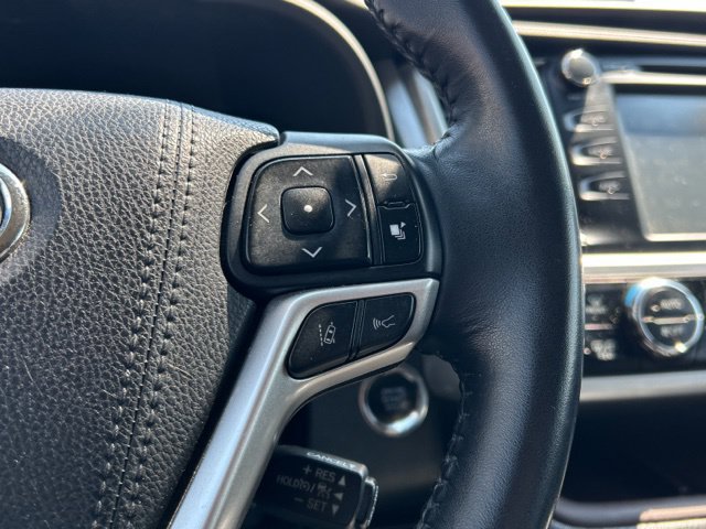 Used 2018 Toyota Highlander XLE AWD/4WD image 44