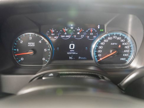 Used 2017 Chevrolet Tahoe LT w/ LT Signature Package AWD/4WD image 19