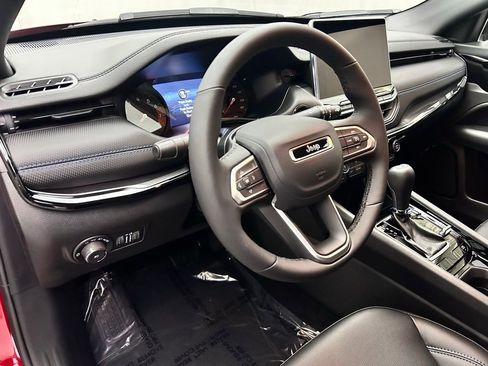 New 2026 Jeep Compass Latitude image 11