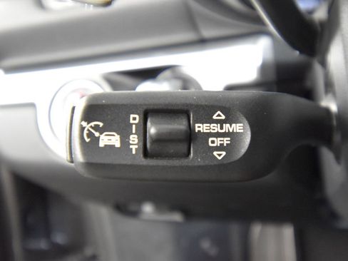 Certified 2025 Porsche 718 Boxster RWD image 28