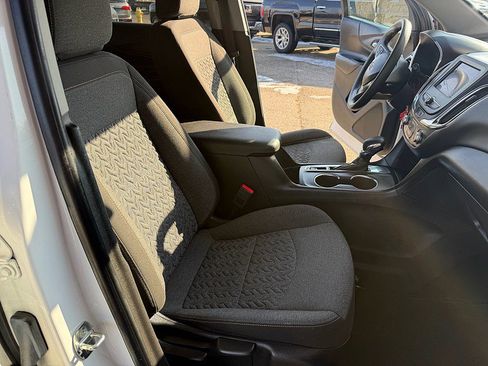 Used 2022 Chevrolet Equinox LT FWD image 23