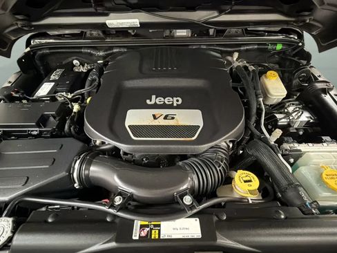 Used 2016 Jeep Wrangler Unlimited Sport w/ Quick Order Package 24S AWD/4WD image 21