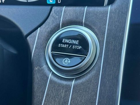 Used 2025 Mercedes-Benz E 350 Sedan image 27