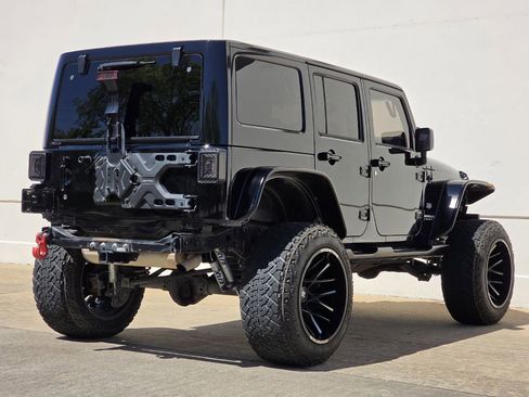 Used 2011 Jeep Wrangler Unlimited 70th Anniversary w/ Connectivity Group AWD/4WD image 5