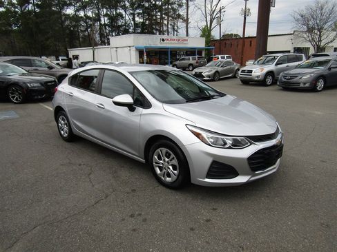 Used 2019 Chevrolet Cruze LS image 10