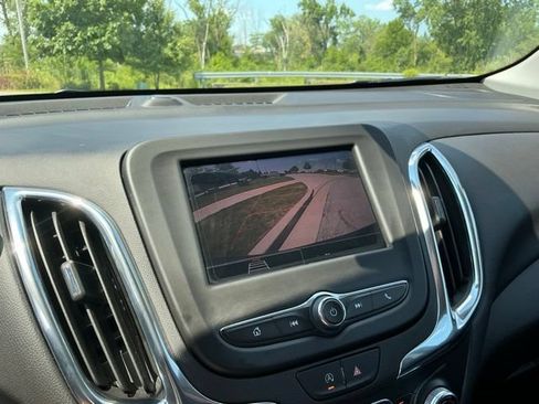 Used 2023 Chevrolet Equinox LT FWD image 29
