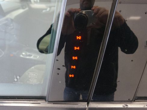 Used 2020 Ford Escape SE image 8