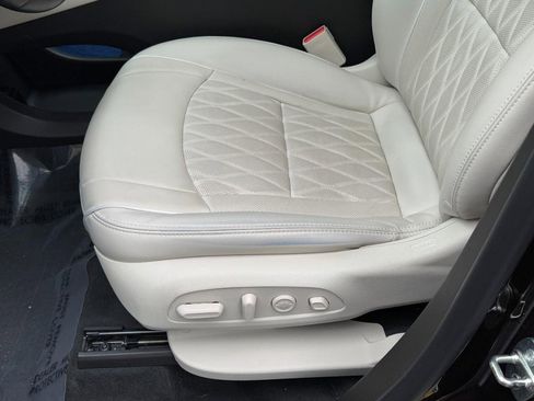 Used 2023 Buick Enclave Avenir w/ Avenir Technology Package image 24