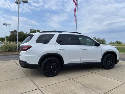 Used 2026 Honda Pilot Black Edition image 12