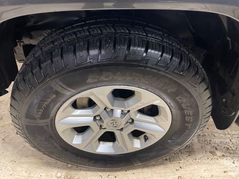 Certified 2019 Toyota 4Runner SR5 Premium AWD/4WD image 10