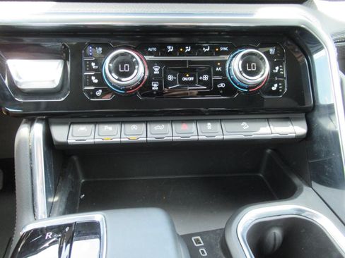 Used 2026 GMC Sierra 1500 Denali AWD/4WD image 29