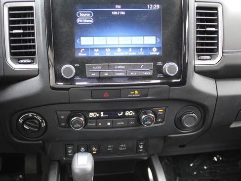 Used 2022 Nissan Frontier SV image 29