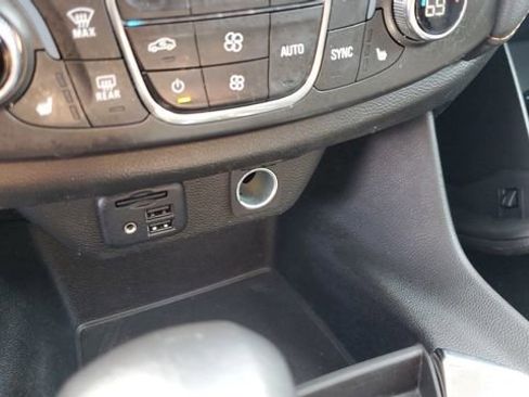 Used 2021 Chevrolet Traverse LT w/ LT Premium Package FWD image 19