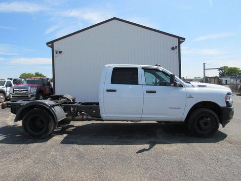 Used 2022 RAM 3500 Tradesman RWD image 2