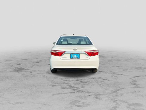 Used 2015 Toyota Camry LE FWD image 9