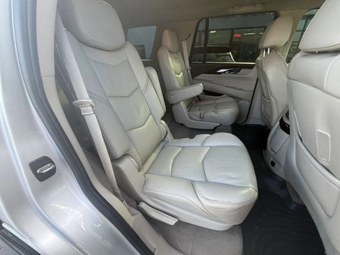 Used 2016 Cadillac Escalade Premium AWD/4WD image 17