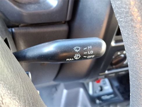 Used 1999 Jeep Wrangler SE image 19