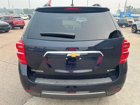 Used 2017 Chevrolet Equinox Premier w/ Enhanced Convenience Package FWD image 8