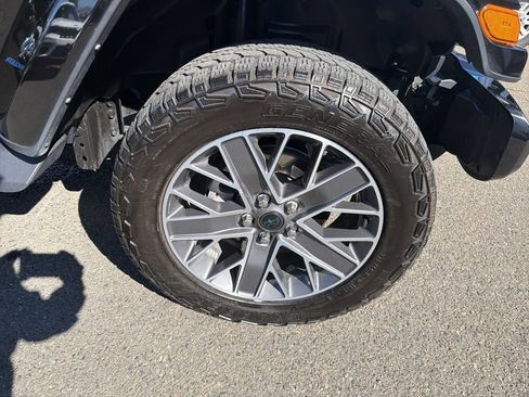 Used 2024 Jeep Wrangler High Altitude AWD/4WD image 33