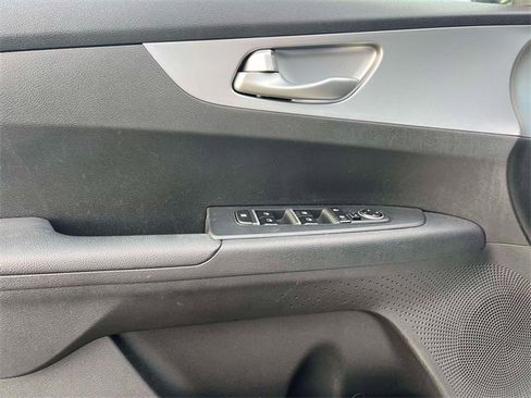 Used 2022 Kia Forte LXS image 12